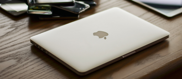 Laptop sobre un escritorio